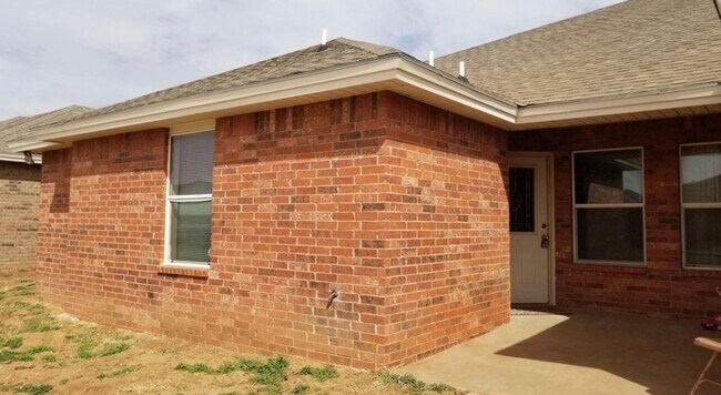 Building Photo - 602 N Bangor Ave