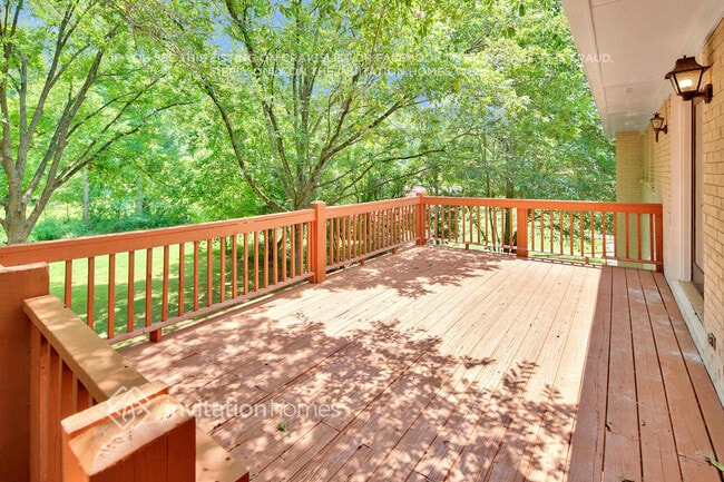 Building Photo - 2642 Hill Ln