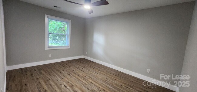 Building Photo - 2000 Tyvola Rd