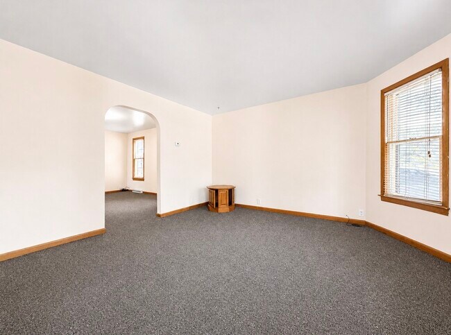 Building Photo - 16 Highland Ave