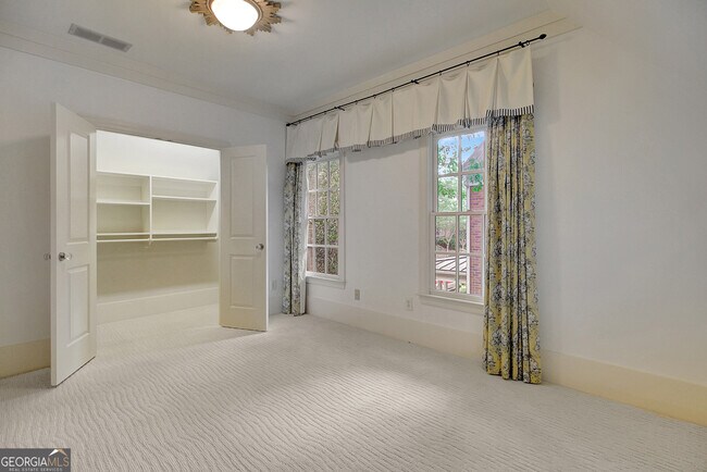 Building Photo - 9043 Selborne Ln