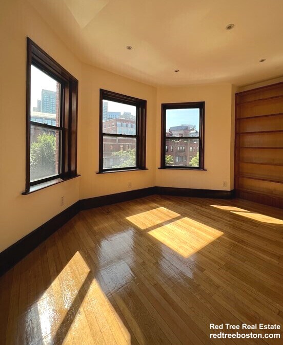 Building Photo - 30 Gloucester St