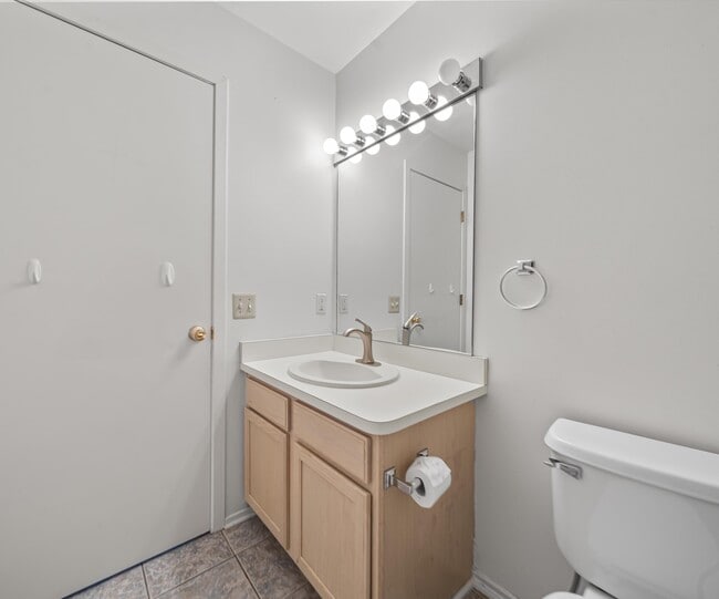 Building Photo - 1696 Reserve Ct