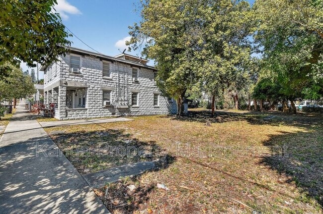 Building Photo - 635 6th St