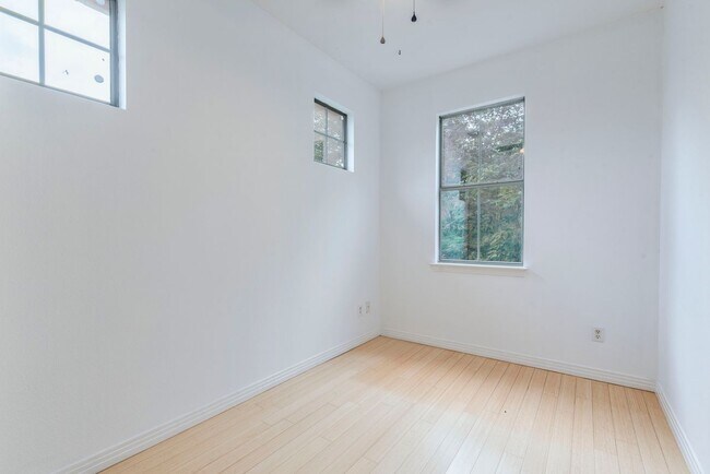 Building Photo - 1606 Morgan Ln