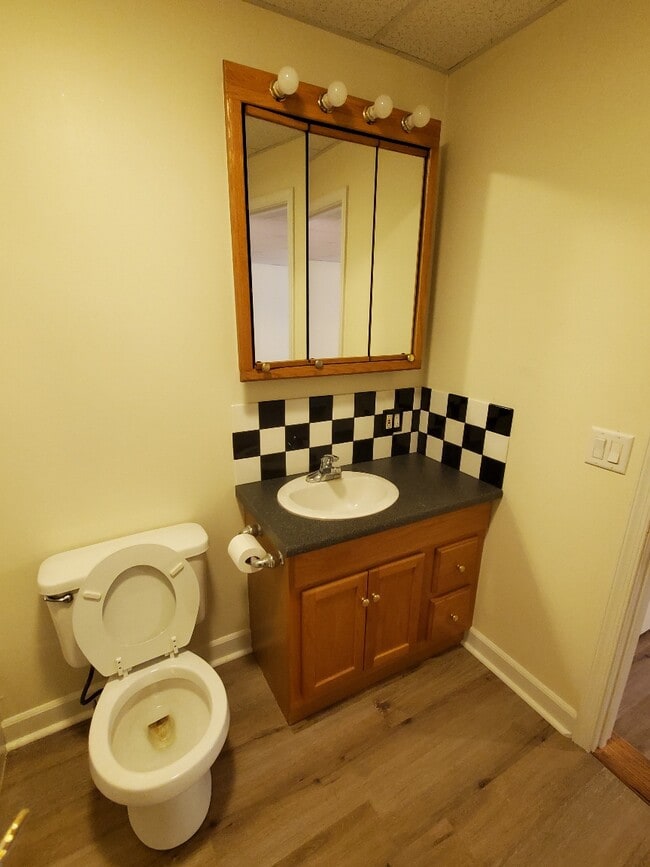 Building Photo - 512 Pine St