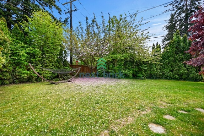 Building Photo - Charming 3-Bed, 2-Bath Remodeled Home in Prime Edmonds Location!