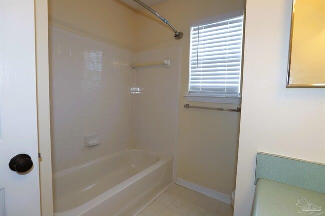 Building Photo - 4006 Glenway Dr