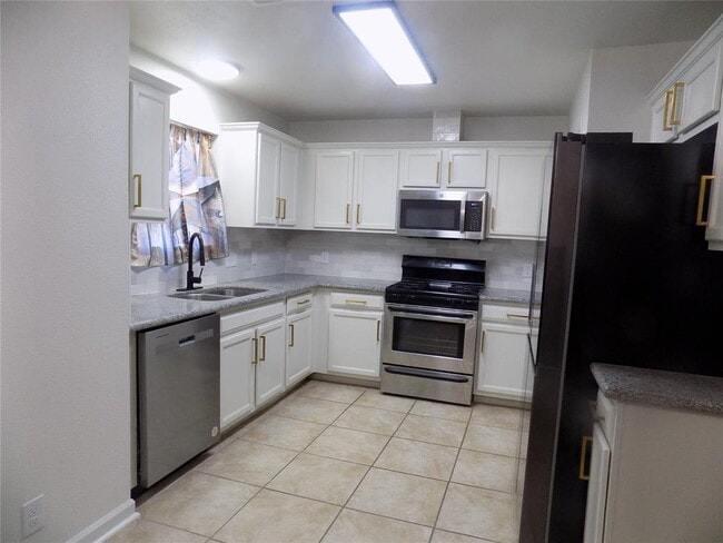 Building Photo - 803 Jasmine Trail