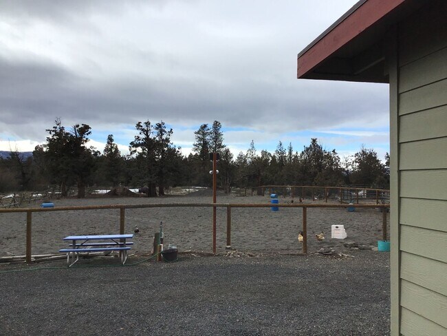 Building Photo - For Rent: Fully Furnished Barndominium dow...