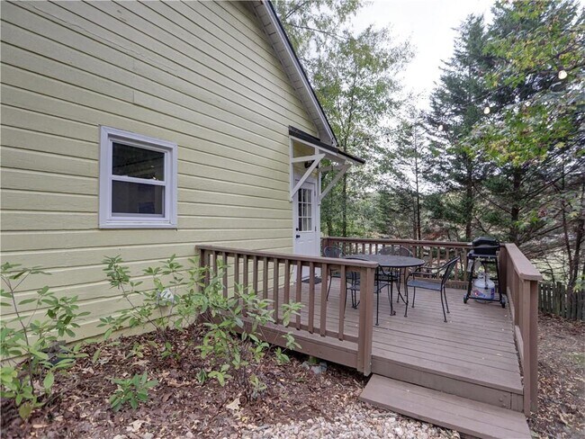 Building Photo - 315 Pine Grove Rd