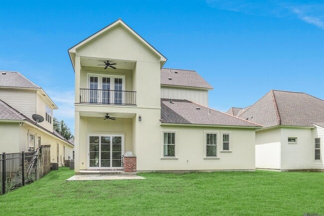 Building Photo - 18171 Vis-A-Vis Ave