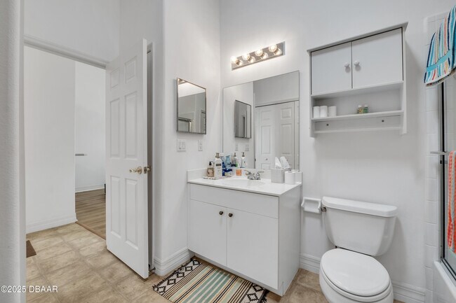 Building Photo - 1412 Coconut Palm Cir