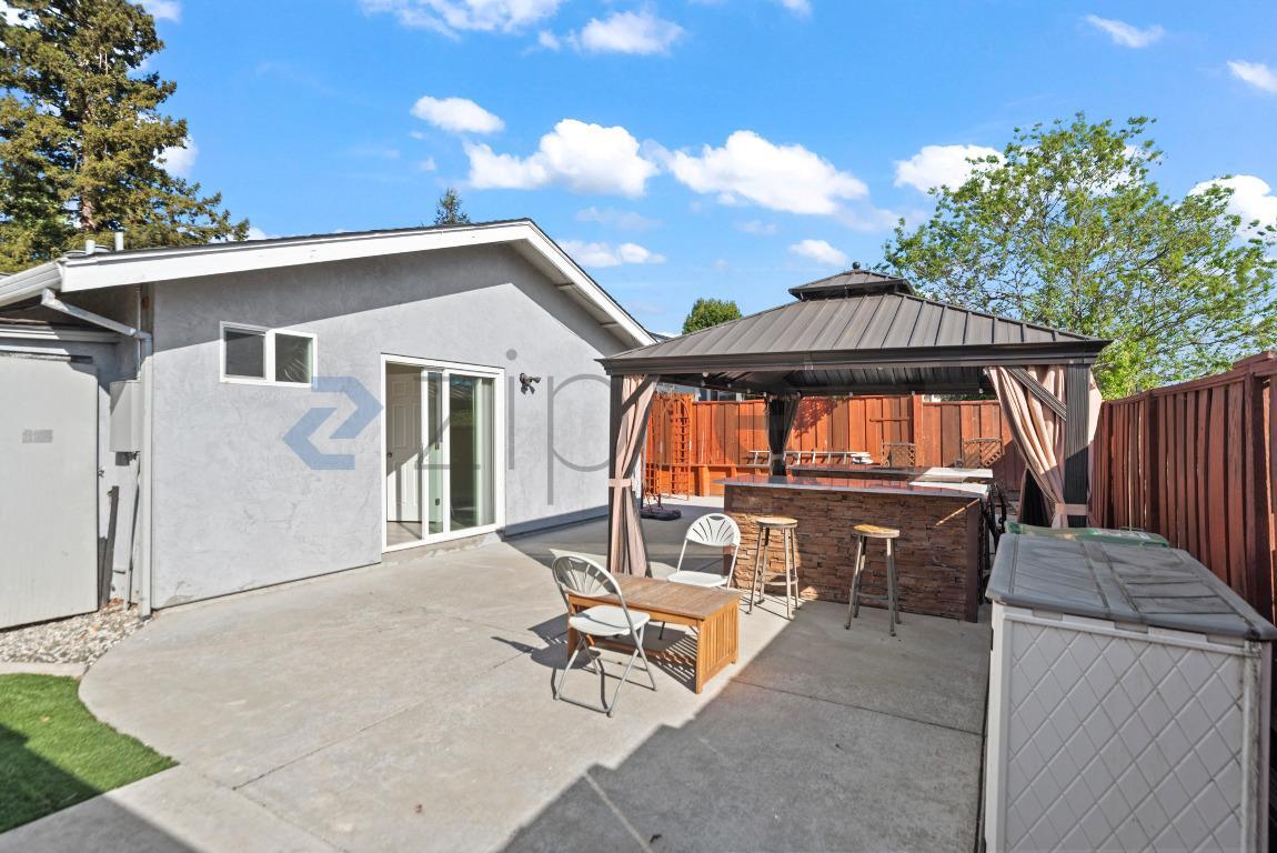 Building Photo - 3066 Nightingale Pl