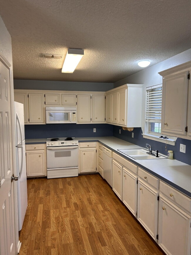 Building Photo - 6220 7th St