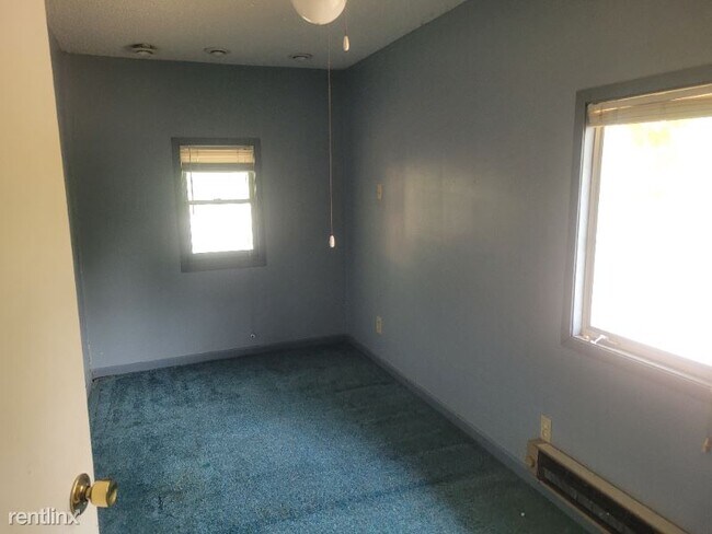 Building Photo - 3404 Main St