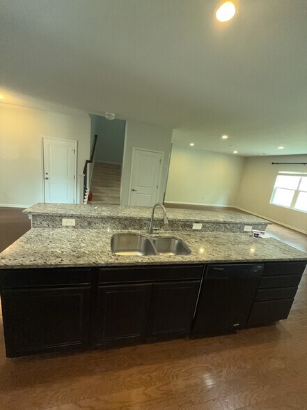 Kitchen - 3071 Conservancy Ln