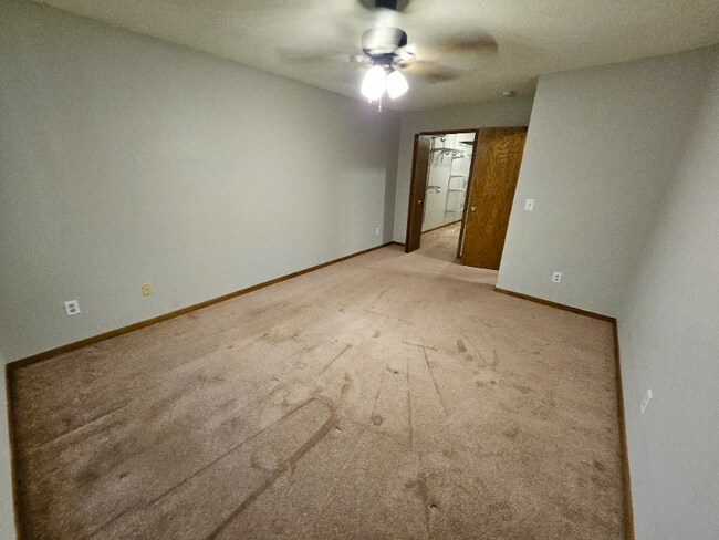 Building Photo - 2421 Grenadier Ave N