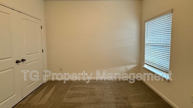 Building Photo - 117 Crew Ct