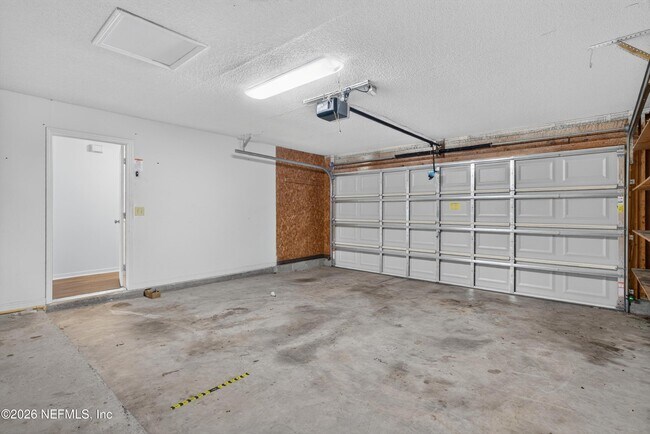 Building Photo - 1445 Classic Oak Rd W