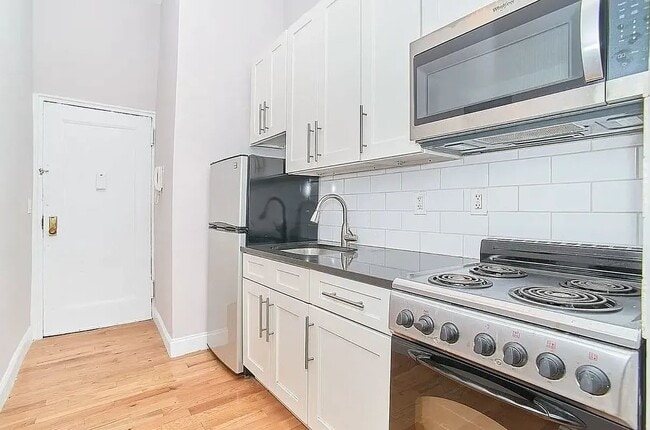 Building Photo - 211 West 53rd ST