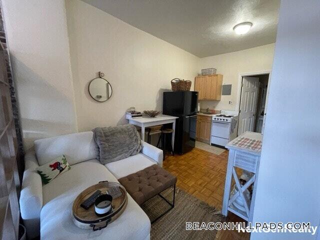 Building Photo - 40 Anderson St