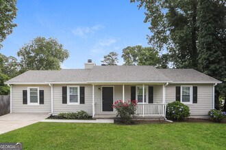 Building Photo - 2974 Landmark Dr SE