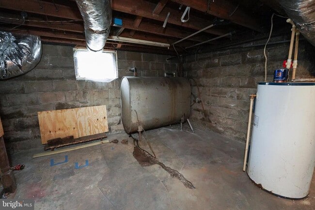 Building Photo - 605 Oak Hill Ave