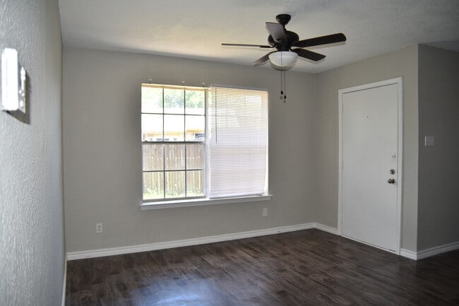 Building Photo - Wakefield Drive