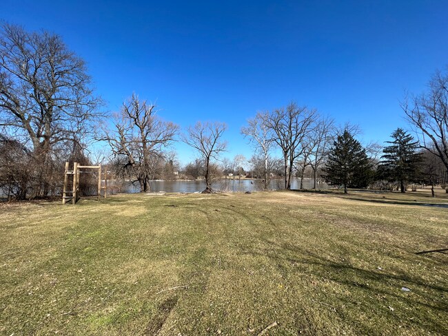 Building Photo - 3042 S Custer Rd