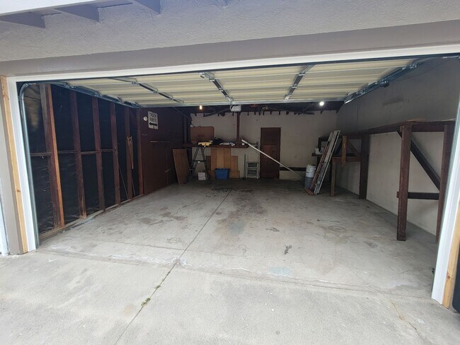 Building Photo - 249
