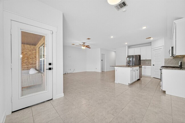 Building Photo - 16307 Rockdale Landing Dr