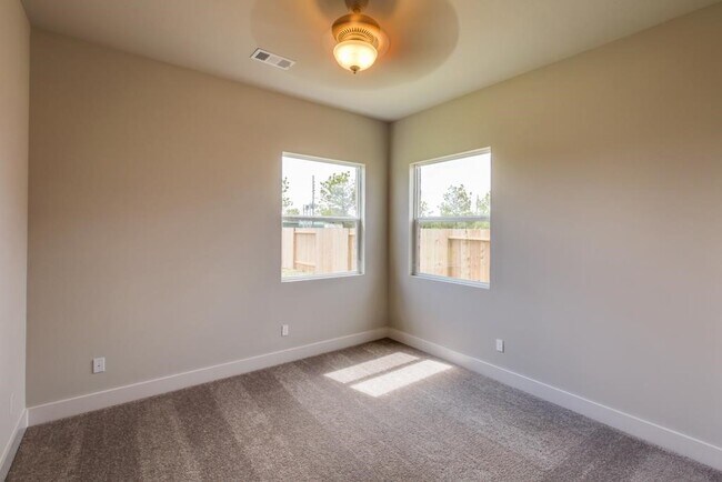 Building Photo - 76 Palmero Way