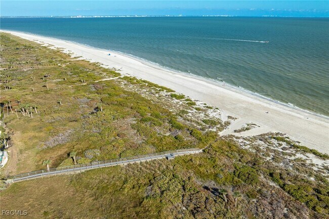 Building Photo - 424 Lagoon Dr