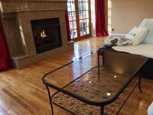 Building Photo - 4523 Harrison Pl