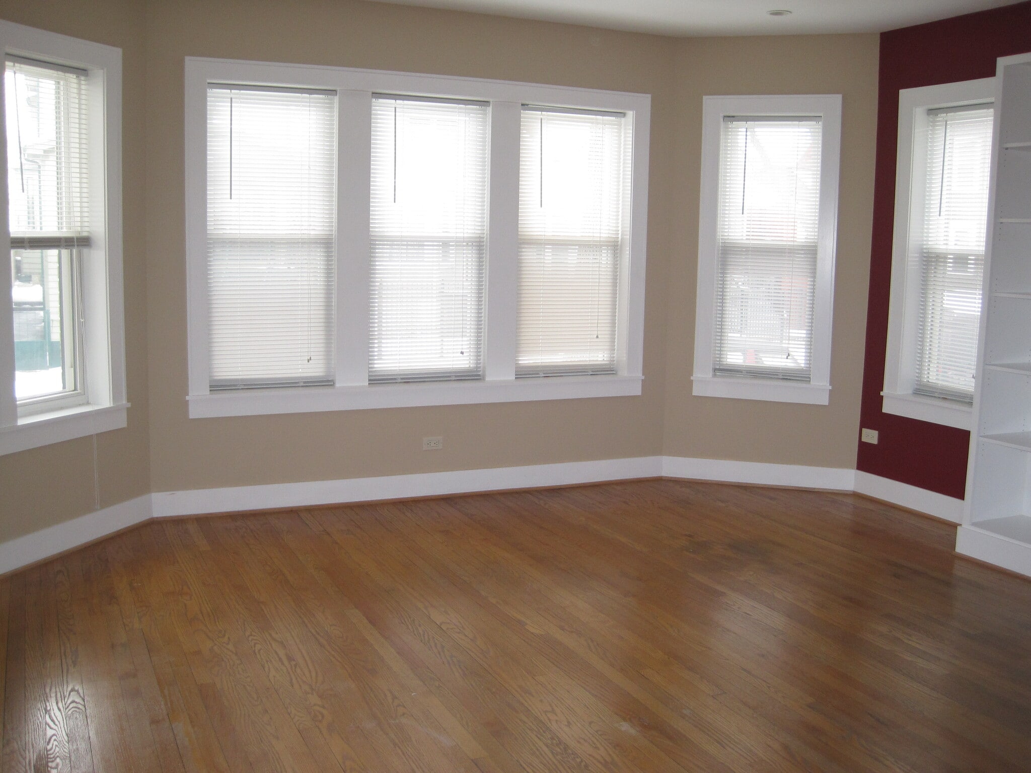 Living room 15X15 - 2937 N Dawson Ave