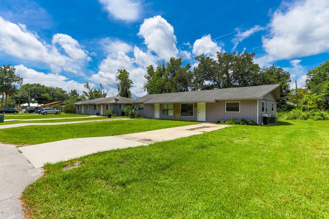 Building Photo - 2936 India palm Drive