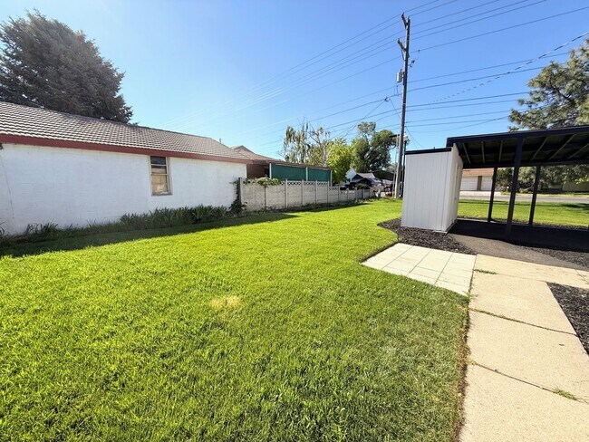 Building Photo - 142 W 1200 N St