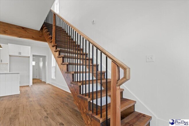 Building Photo - 501 W Cheves St