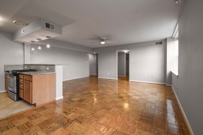 Building Photo - $500 Rent Credit for a Lease Start by 2/28...