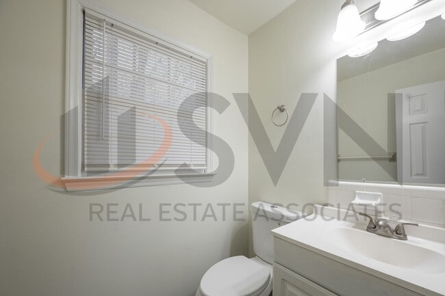 Building Photo - Spacious Home in Desirable Hope Valley Neighborhood!