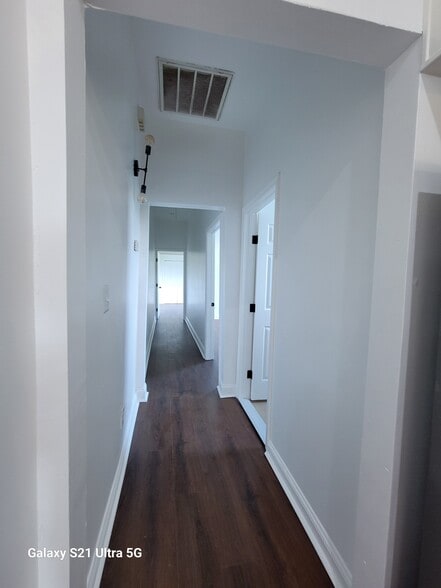 Hallway - 2511 Banks St