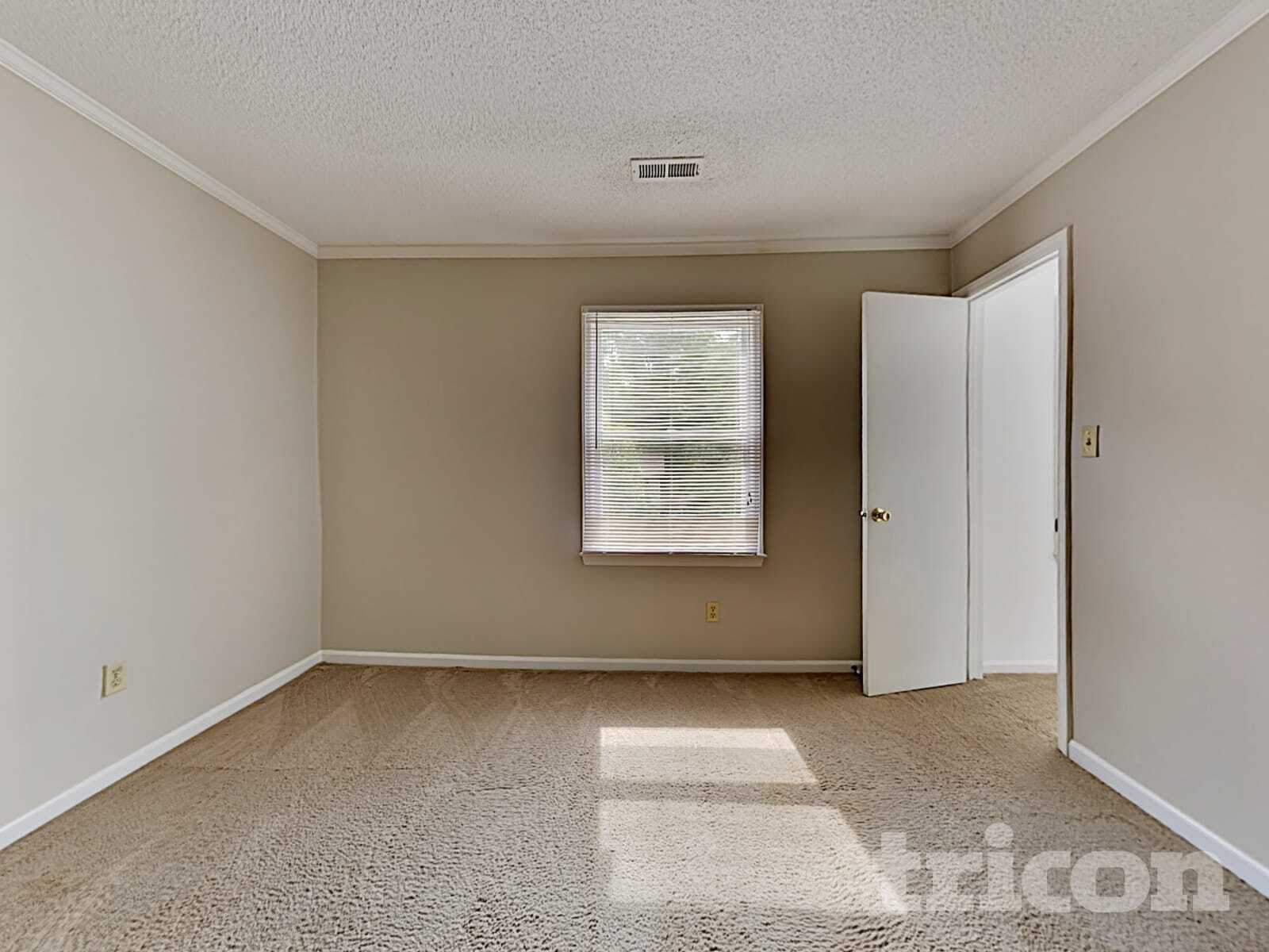 Building Photo - 2820 Royal Ridge Ln
