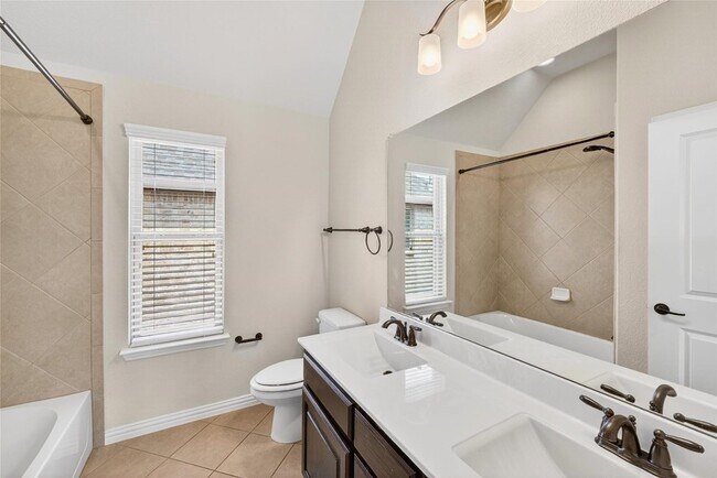 Building Photo - 5629 Grove Cove Dr