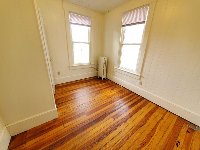 Building Photo - 130 N Gill St