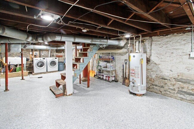 Building Photo - 22 E Frankfort St