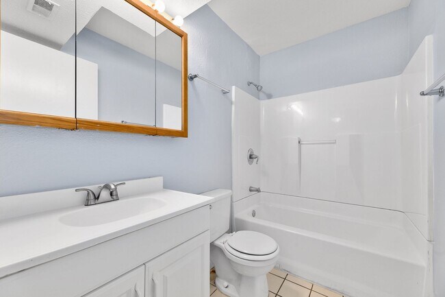 Building Photo - Great for Roommates!