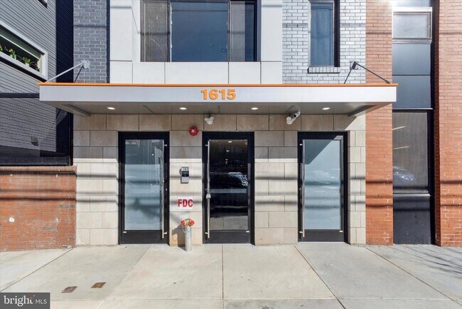 Building Photo - 1615 Poplar St