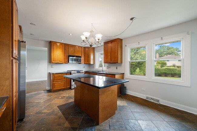 Building Photo - 1526 Carrol Ct