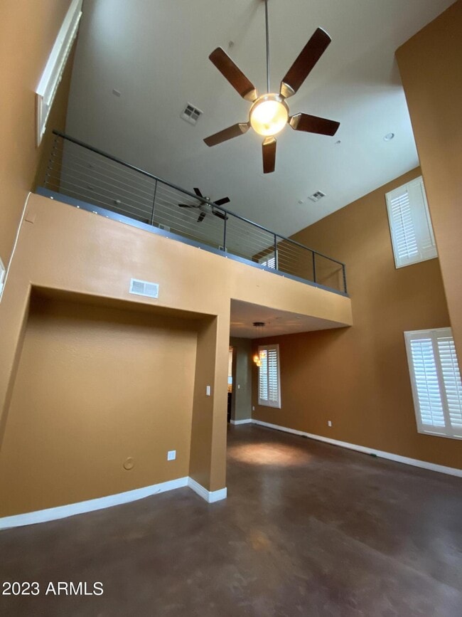 Building Photo - 615 E Portland St